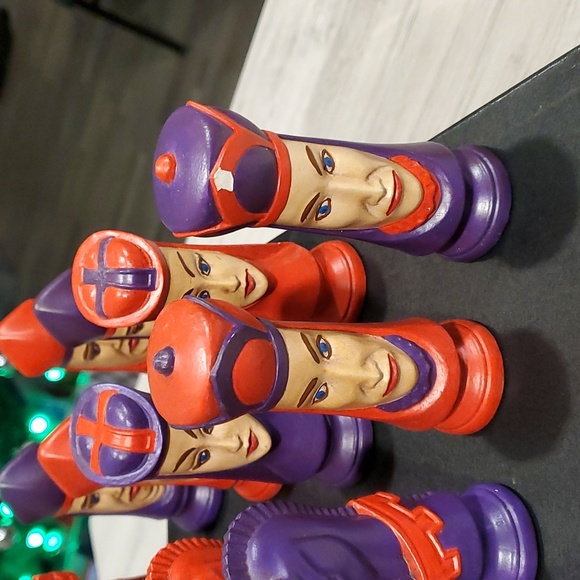 Vintage hand Painted Ceramic Chess Set By Duncan. - Picture 4 of 13